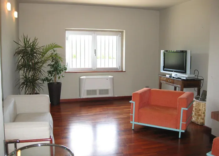 San Lorenzo Si Alberga 3* קמיליאטלו סילאנו