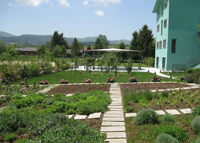 San Lorenzo Si Alberga 3* קמיליאטלו סילאנו